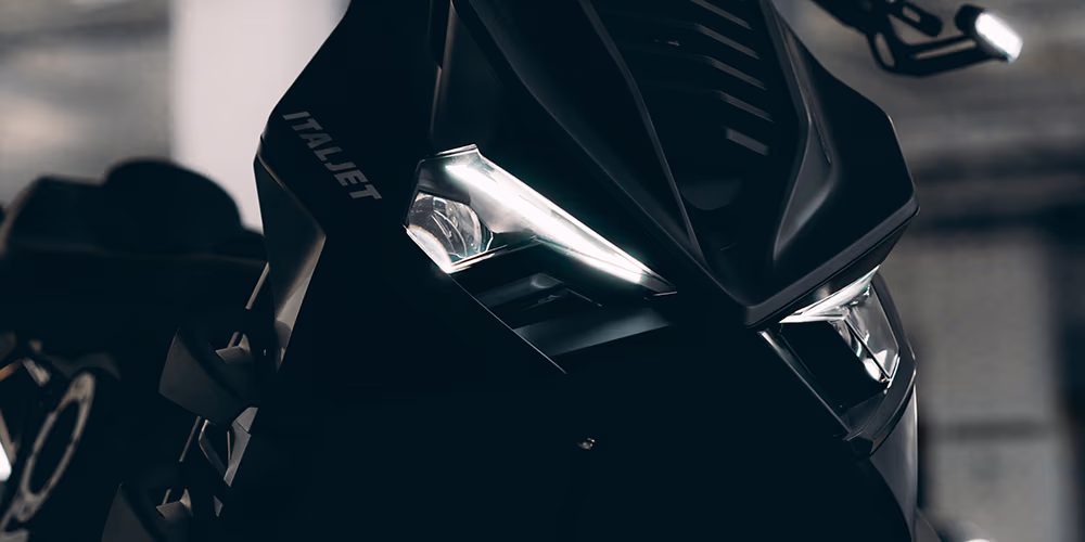Italjet_300_Front Italjet 300 Front Led light